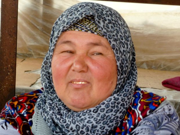 sorriso denti oro kirghizistan