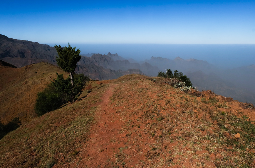 trekking espongeiro coculi santo antao panorama montagne oceano