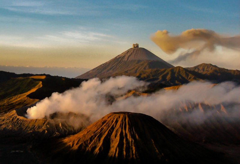 Indonesia vulcano Bromo alba