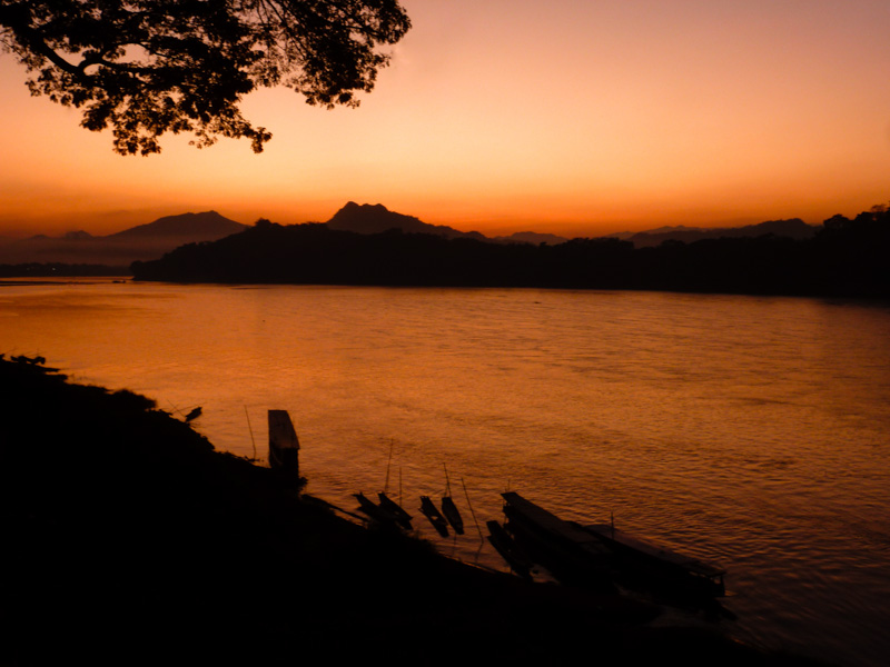 Laos mekong tramonto