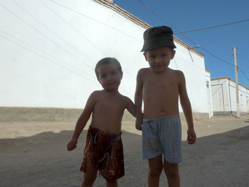 Uzbekistan bambini