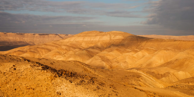Viaggio in Giordania racconto panorama montagne tramonto