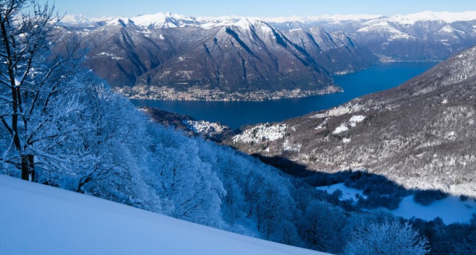 gita ciaspole monte bollettone con racchette da neve lago di como