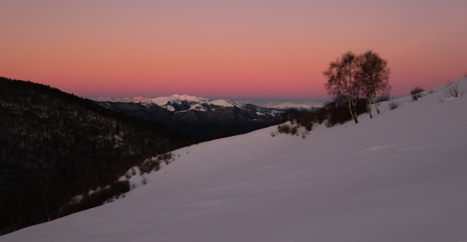 monte san primo sentiero ciaspole alba dalla colma di sormano