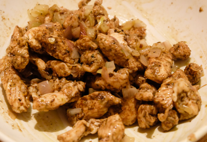 pollo allo scalogno con 35 spezie, coriandolo, peperoncino e chiodo di garfano