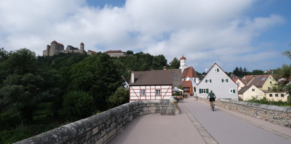 strada romantica bicicletta baviera tappa donauworth nordlingen castello harburg