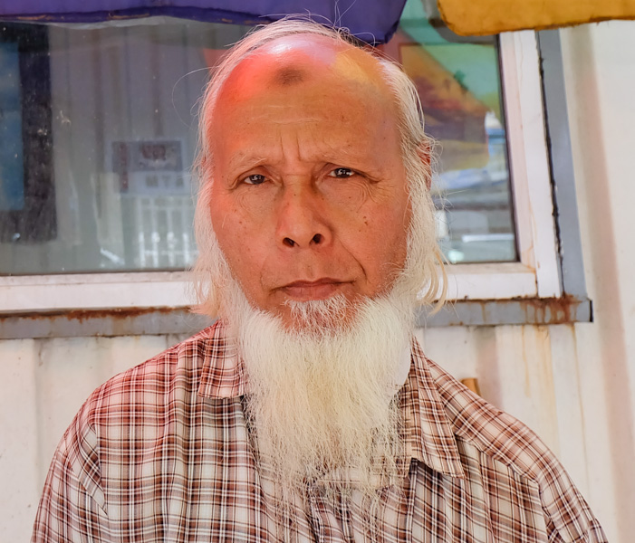viaggio in Birmania, barba